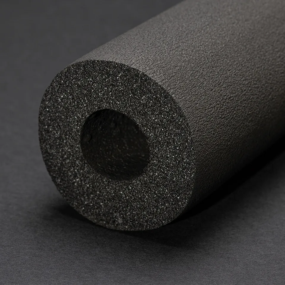 Insul-tube coupé 1-3/8" x 3/8" /pi. lin.