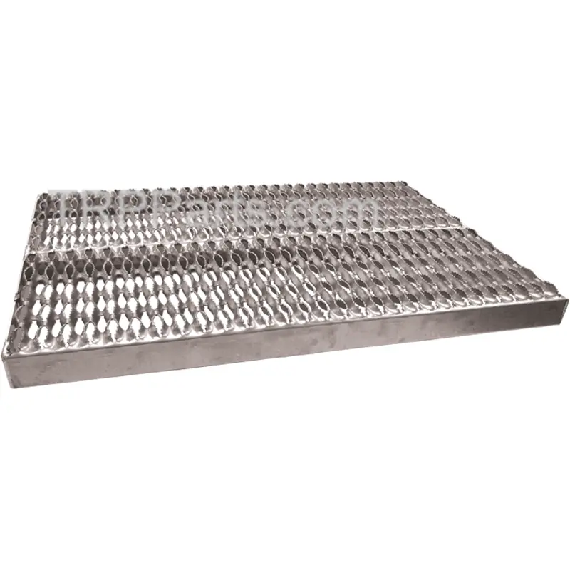 Plaque de pont galvanisée, diamond, 18" x 33"